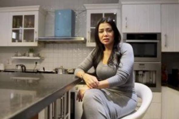بالفيديو| رانيا يوسف من داخل المطبخ: "بحب ألعب في الميا"