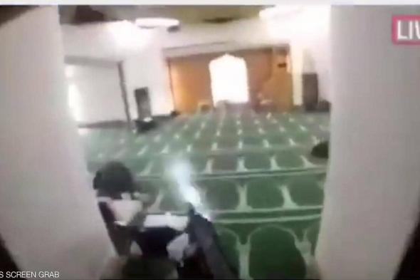 بالفيديو.. لحظات مرعبة تظهر مقتل 40 مصليا بمسجد النور في نيوزيلندا