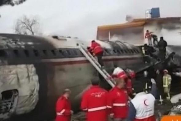 حريق يندلع في طائرة إيرانية.. والركاب على متنها