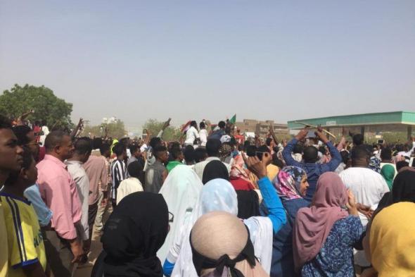 شاهد بالصور : أولى لحظات الانقلاب العسكري في السودان