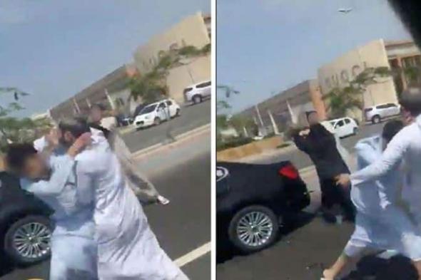 القبض على شابين ظهرا في مقطع فيديو يعتديان على مواطن وزوجته على أحد الطرق