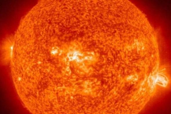 رصد انفجار هائل على سطح الشمس يهدد كوكب الأرض
