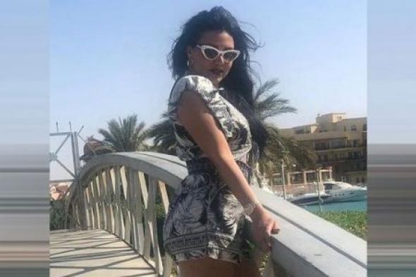 بالفيديو.. رانيا يوسف تحتفل في شم النسيم بإطلالة مثيرة