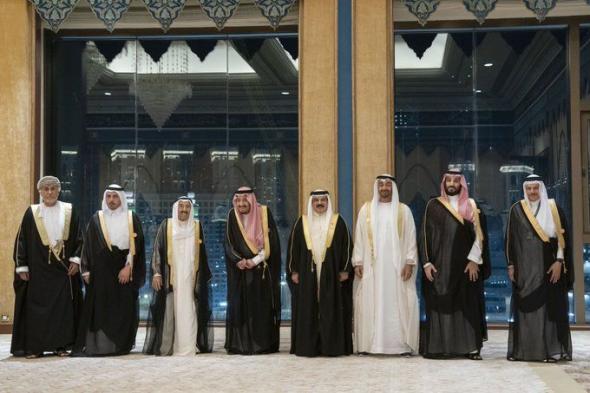 صورة تذكارية للقمة الخليجية... أين وقف رئيس وزراء قطر ومن كان بجواره (صورة)