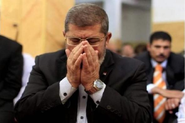 تويتر يشتعل بعزاء محمد مرسي.. هكذا نعاه مخالفوه