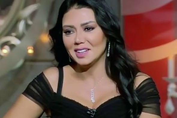 رانيا يوسف تنشر صورتها بفستانها الأزمة.. ما علاقة عمرو وردة؟