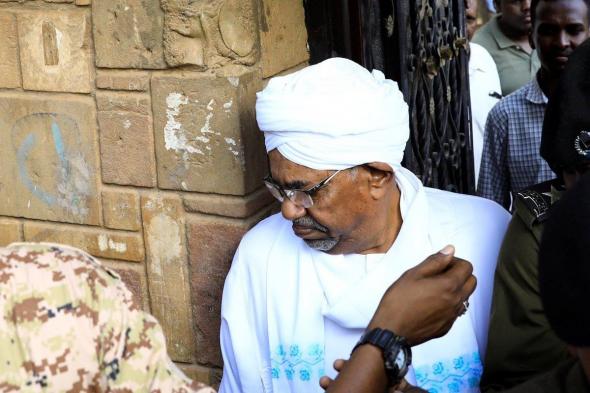 عاجل... الإفراج عن الرئيس السوداني عمر البشير وهذا أول ما فعله اليوم