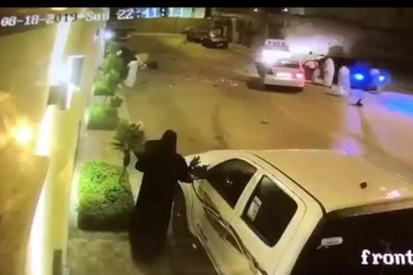 السعودية | شرطة الرياض توضح قصة مقطع متداول لمشاجرة بالسيارات