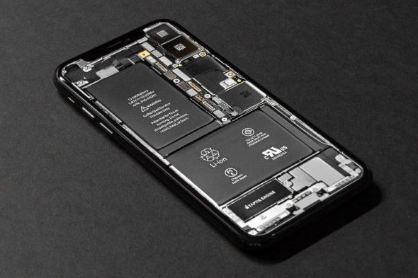 شركة آبل تمنح لبعض المتاجر الحق في تصليح هواتف iPhone