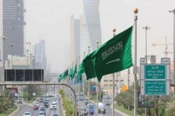 السلطات السعودية تصدر قبل قليل قرار رسمي خاص باليمنيين الذين انتهت اقاماتهم وكذلك الذين يحملون تأشيرة زائر