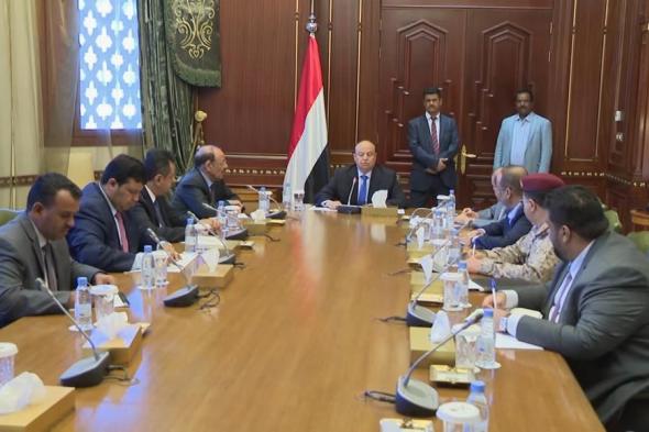 عاجل اليمن : اختيار عاصمة جديدة للشرعية بدلا عن عدن ..وكشف ”صفقة مجحفة” بين هادي والامارات بضغوط سعودية