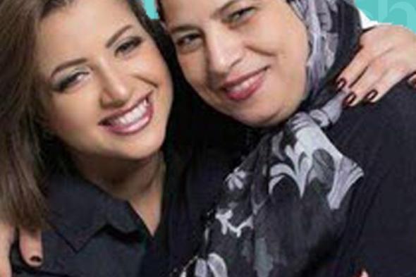 تراند اليوم : منى فاروق تحتفل بوالدتها – صورة