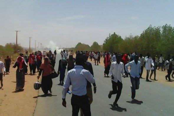 الشرطة تتدخل لفض أحداث شغب وعنف بين طلاب جامعة الزعيم الازهري بالخرطوم…