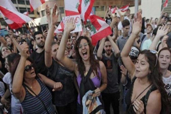 شاهد علاء مبارك يعلق على المتظاهرات اللبنانيات وتفاعل واسع