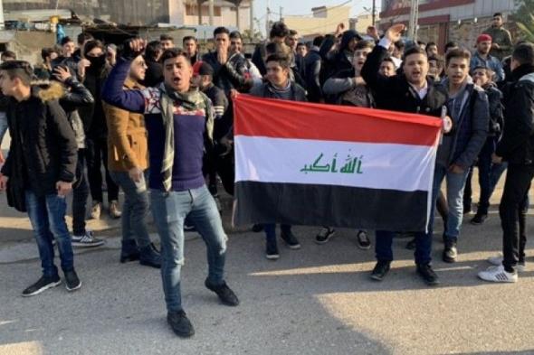 شاهد: مدير مدرسة عراقية يثير ضجة واسعة تزامنًا مع الإضراب