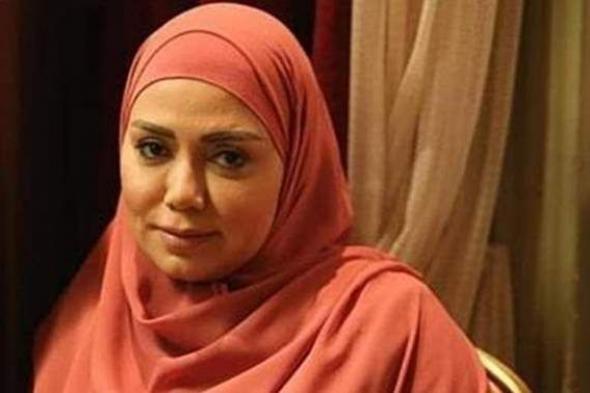 تراند اليوم : رانيا يوسف تستفز الجميع وتعلق على صورها العارية بالحجاب:«اشتموني كمان»