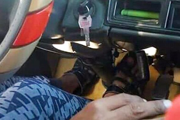 “شاهد” سائق تاكسي في السعودية يتباهى بما يفعله بنساء في مركبته وينشر الصور!