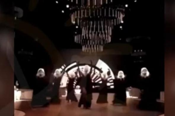 شاهد.. راقصات عاريات في حفل زفاف بالرياض لأول مرة في تاريخ المملكة ( فيديو )