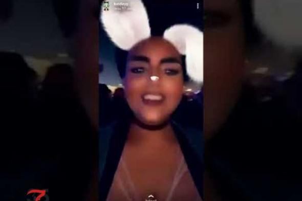 شاهد فيديو : سعودية عارية ترقص في أحدى بارات السعودية الحلال!!