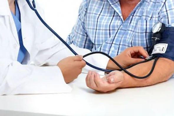 أطباء يكشفون خطورة ارتفاع وانخفاض ضغط الدم على الصحة