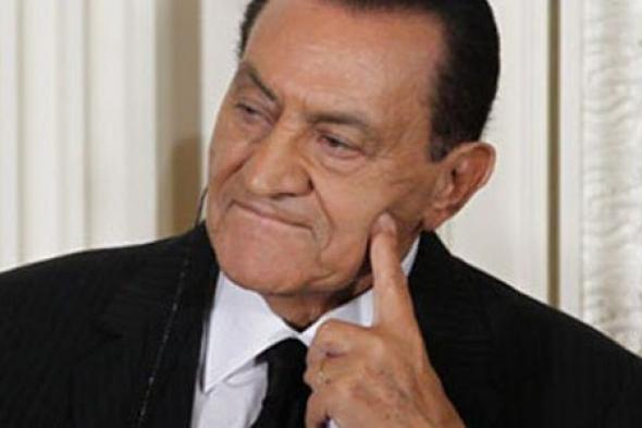 مفاجأة أثناء صلاة الجنازة على الرئيس المصري ‘‘حسني مبارك’’ .. شاهد (فيديو)