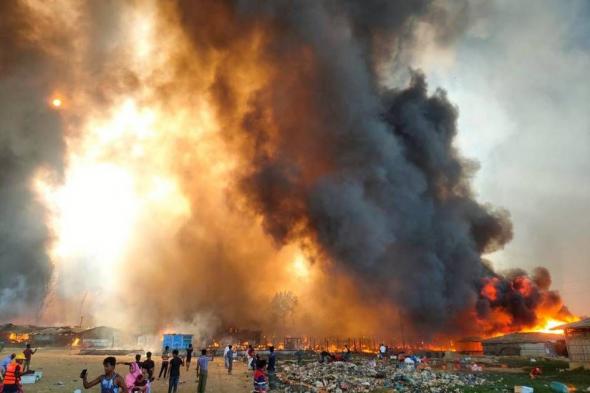 حريق هائل في مخيم للاجئين الروهينجا في بنجلاديش