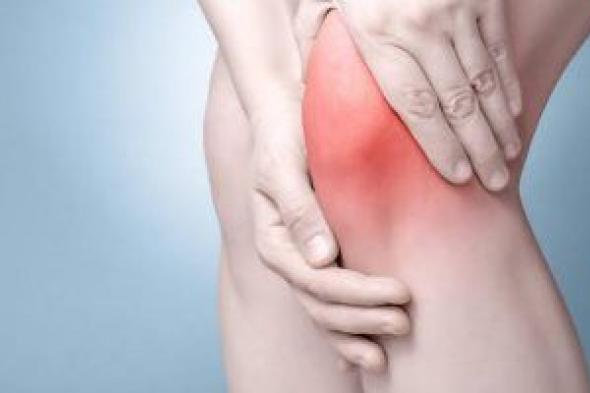 تخلص من ألم الركبة بأربعة علاجات منزلية سهلة