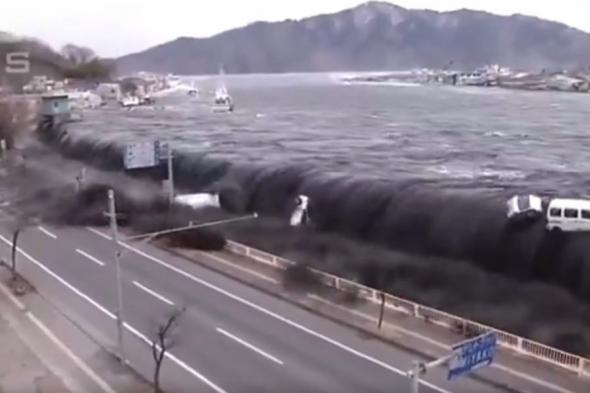 أكدت سلامةَ محطاتها النووية.. أمواج تسونامي بارتفاع 5 أمتار تصل إلى سواحل اليابان الغربية