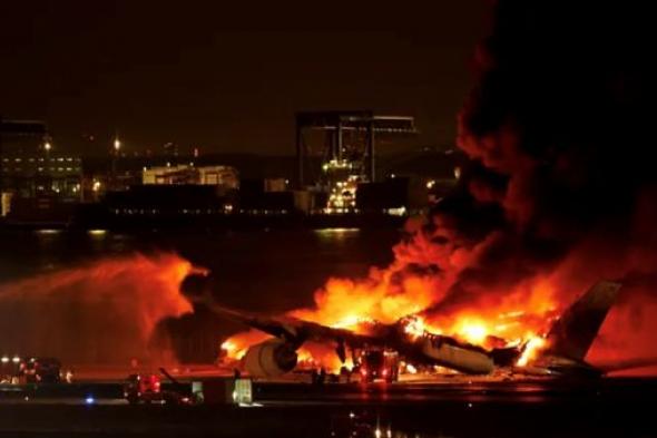 قتلى جراء تصادم طائرتين في مطار بطوكيو