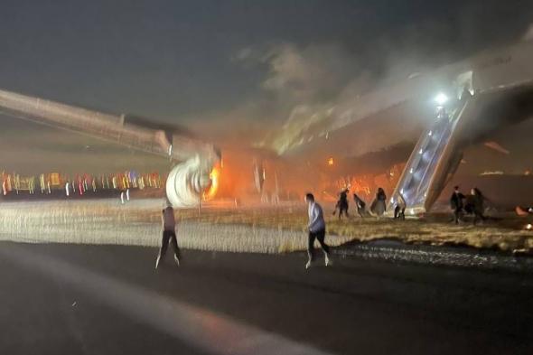 مصرع 5 أشخاص في تصادم طائرتين بمطار هانيدا الياباني
