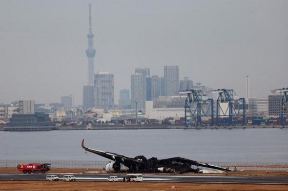 اليابان.. بدء التحقيق حول حادث تصادم طائرتين في طوكيو