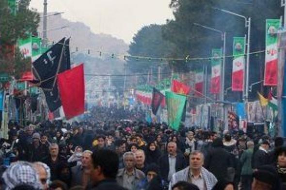 تسنيم الإيرانية: 20 قتيلا و30 مصابا فى انفجارين قرب مقبرة سليمانى بكرمان