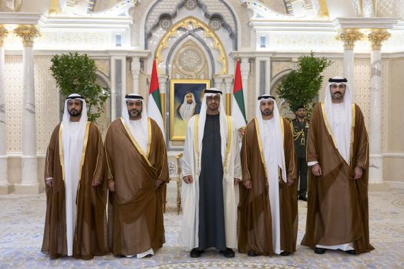 الامارات | أمام رئيس الدولة.. عدد من سفراء الإمارات الجدد يؤدون اليمين القانونية