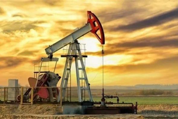 النفط يصعد مدعومًا بتصريحات المركزي الأمريكي
