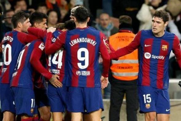 برشلونة يخطف فوزًا مثيرًا من لاس بالماس في اللحظات الأخيرة