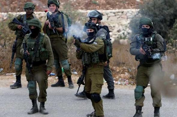 قوات الاحتلال الإسرائيلي تعتقل ثلاثة فلسطينيين في الضفة الغربية