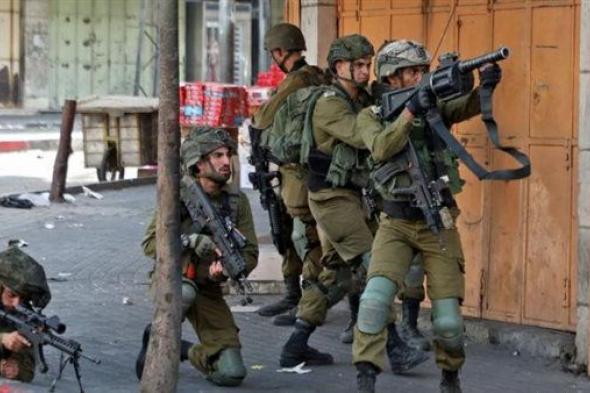 قناص إسرائيلي يقتل نازح فلسطيني على باب مستشفى بخانيونس
