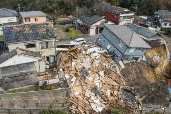 ارتفاع ضحايا زلزال اليابان إلى 100
