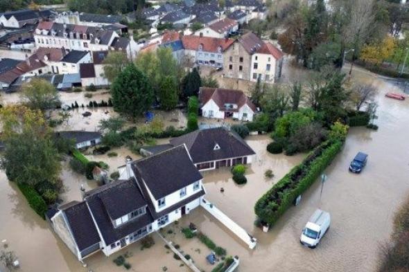 إغلاق مدارس في فرنسا بسبب الفيضانات