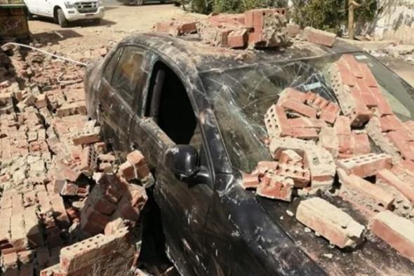 تهشم 9 سيارات في سقوط سور "عقار وسط البلد"