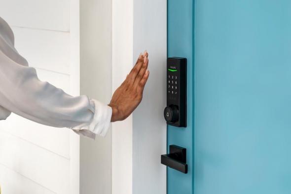 تكنولوجيا: ‏Philips تقدم قفل ذكي والذي سيقوم بفتح الباب من خلال النظر إلى كف اليد #CES2024