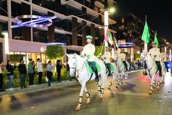 الامارات | «كرنفال شرطة دبي» يجوب شارع السعادة