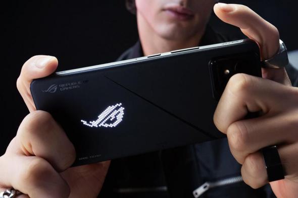 تكنولوجيا: ‏ROG Phone 8 الجديد من ASUS يضع كاميرا جيدة في هاتف الألعاب #CES2024
