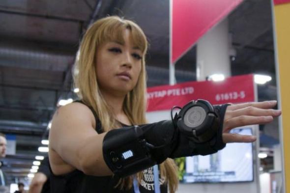 تكنولوجيا: إطلاق Gyroglove… قفاز لتثبيت اليد للأشخاص الذين يعانون من الرعشات #CES2024