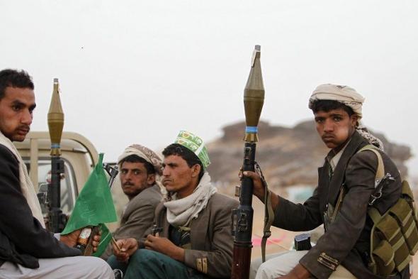 الحوثيون يجرون مناورات عسكرية بالقرب من الحدود السعودية