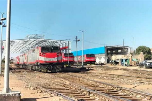 صيانة وتجهيز للقطارات.. وزير النقل يتفقد ورش أسوان للسكك الحديدية