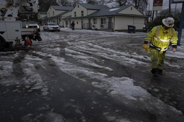العواصف الثلجية تقتل 89 شخصا في أمريكا