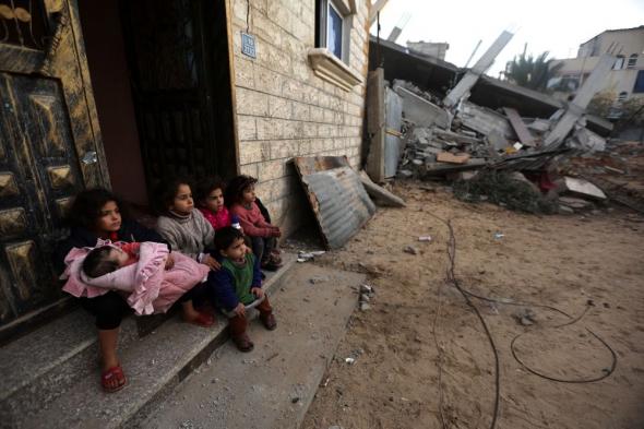"الأونروا" تحذر من تفشي الأوبئة والأمراض بين النازحين في قطاع غزة