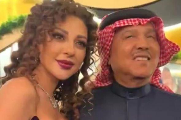 اليكم لحظة لقاء ميريام فارس ومحمد عبده في joy awards -بالفيديو