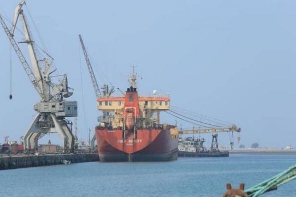 جماعة الحوثي : 64 سفينة رفعت لافتة "لا علاقة لنا بإسرائيل"